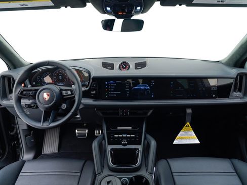 New 2026 Porsche Cayenne GTS image 19