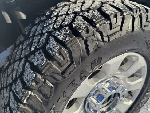 Used 2023 Ford F250 XLT w/ FX4 Off-Road Package image 32