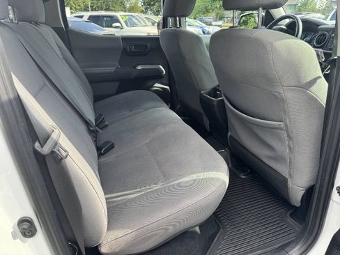 Used 2019 Toyota Tacoma SR5 AWD/4WD image 11