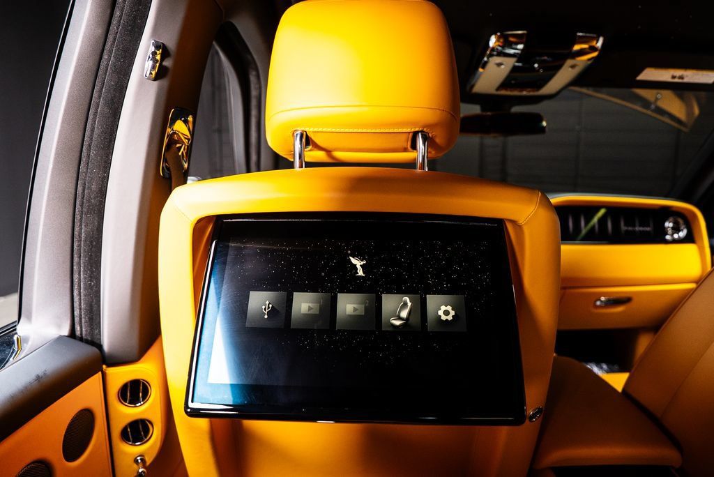 Used 2025 Rolls-Royce Cullinan AWD/4WD image 58