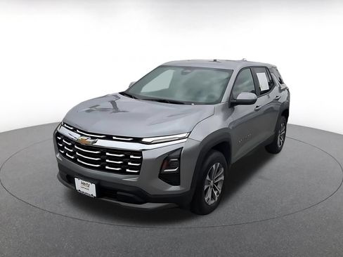 Used 2025 Chevrolet Equinox LT FWD image 7