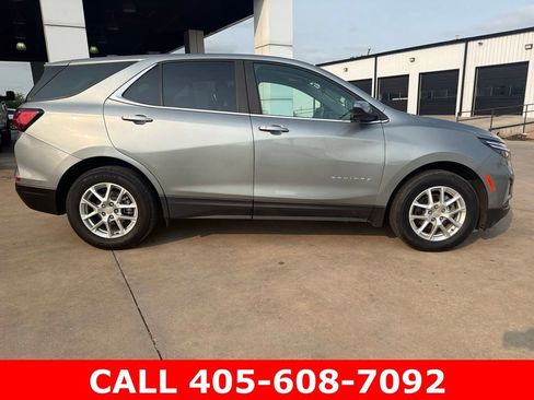 Used 2023 Chevrolet Equinox LT FWD image 2