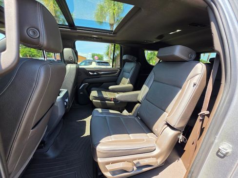 Used 2021 GMC Yukon XL Denali w/ Denali Premium Package RWD image 12