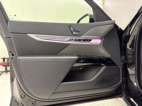 Used 2025 BMW i7 xDrive60 w/ Executive Package AWD/4WD image 14