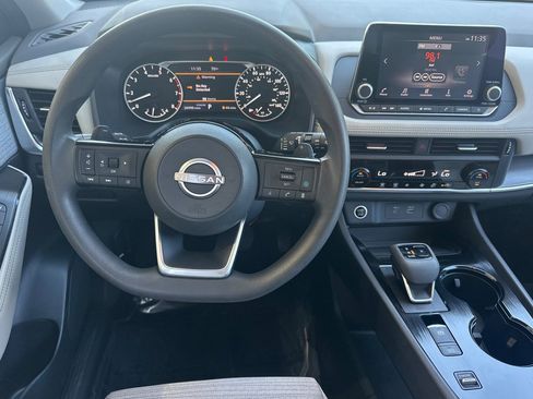 Used 2023 Nissan Rogue SV FWD image 18