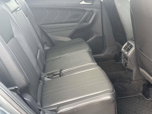 Used 2024 Volkswagen Tiguan SE image 28