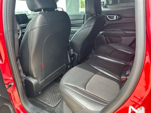 Used 2025 Jeep Compass Trailhawk AWD/4WD image 9