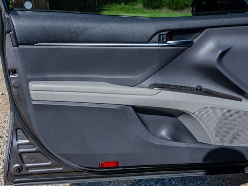 Used 2022 Toyota Camry SE FWD image 26