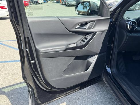 Used 2025 Chevrolet Equinox LT FWD image 18