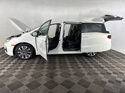 Used 2026 Honda Odyssey Elite image 11