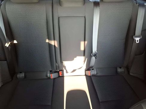 Used 2020 Nissan Rogue Sport S image 17