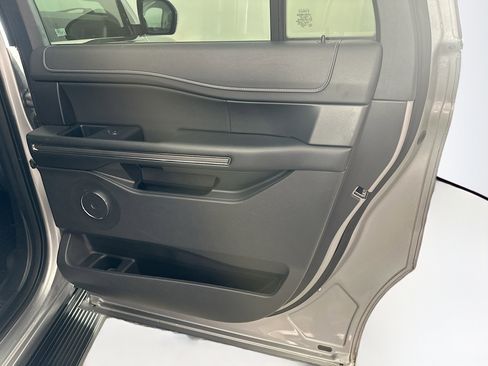 Used 2023 Ford Expedition Max XLT image 33