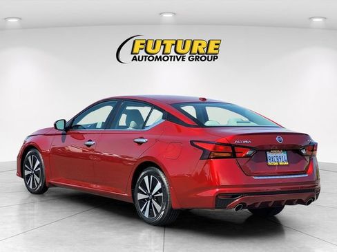 Certified 2021 Nissan Altima 2.5 SV w/ SV Premium Package FWD image 7