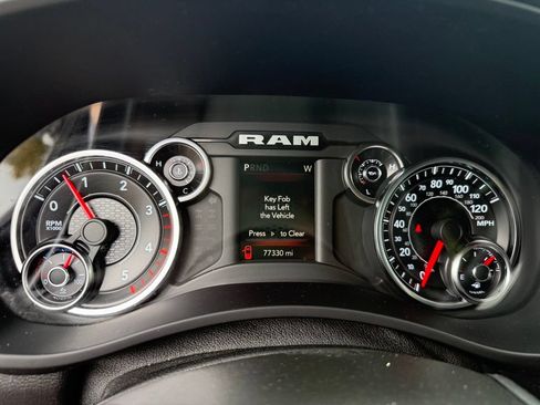 Used 2022 RAM 3500 Big Horn w/ Night Edition AWD/4WD image 13