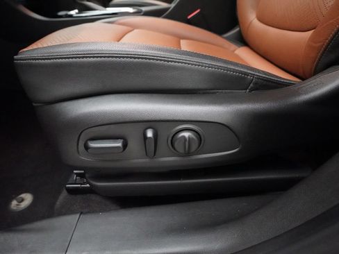 Used 2020 Buick Encore GX Essence FWD image 28