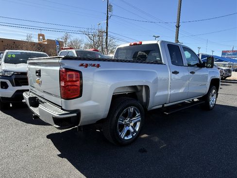 Used 2018 Chevrolet Silverado 1500 Custom w/ Custom Value Package AWD/4WD image 5
