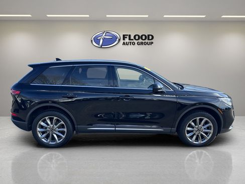 Used 2022 Lincoln Corsair AWD w/ Premium Package image 4