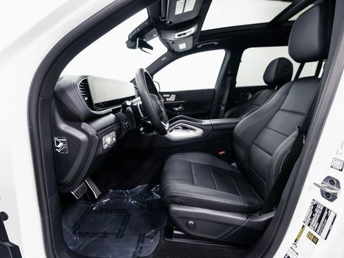 Certified 2026 Mercedes-Benz GLS 450 4MATIC image 8