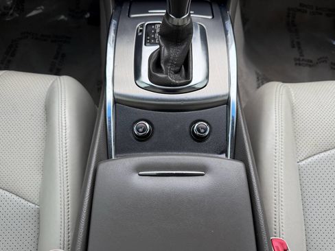 Used 2011 INFINITI G37 Journey w/ Premium Pkg image 22