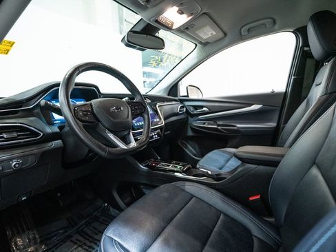 Used 2022 Chevrolet Bolt EUV LT w/ Convenience Package image 3