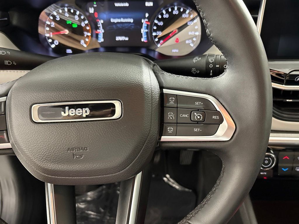Used 2025 Jeep Compass Limited AWD/4WD image 28