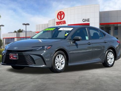Used 2025 Toyota Camry LE FWD image 10