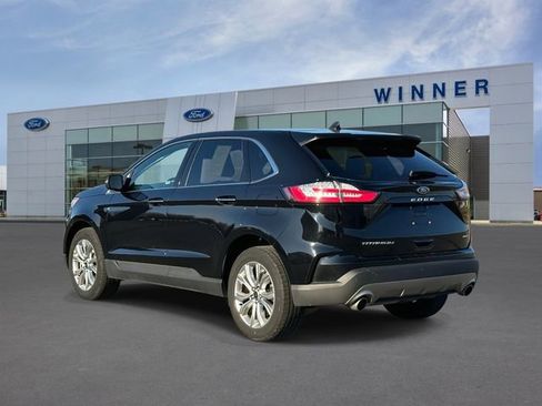 Used 2024 Ford Edge Titanium image 3