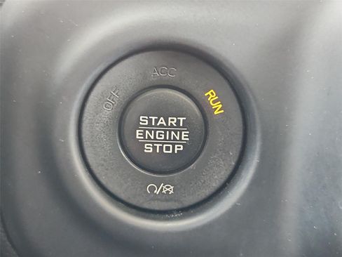 Used 2018 Jeep Wrangler Unlimited Sport S AWD/4WD image 16