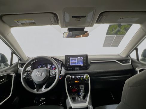 Used 2020 Toyota RAV4 XLE FWD image 30