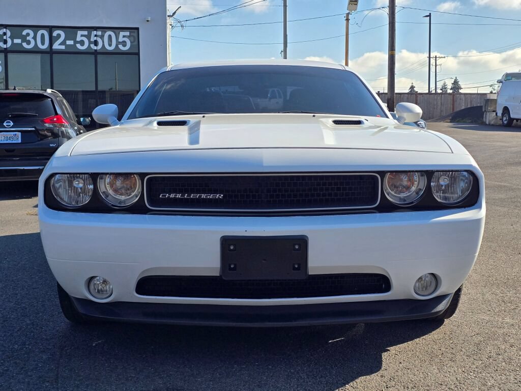 Used 2014 Dodge Challenger R/T RWD image 3