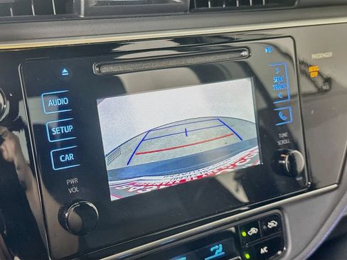 Used 2017 Toyota Corolla SE FWD image 9