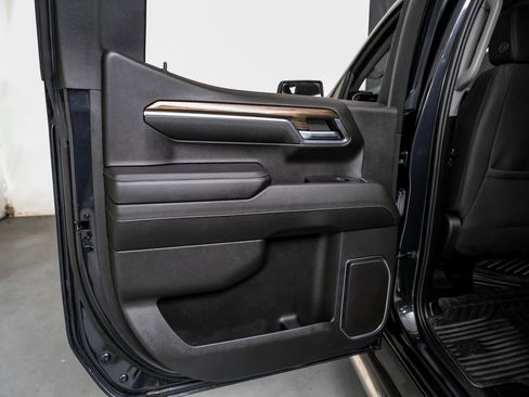 Used 2024 Chevrolet Silverado 1500 LT w/ Z71 Off-Road Package image 35