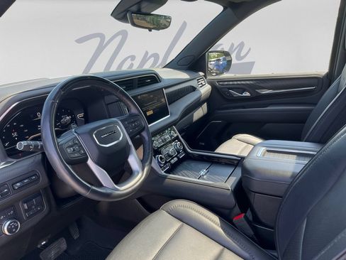 Used 2023 GMC Yukon XL Denali w/ Advanced Technology Package AWD/4WD image 36