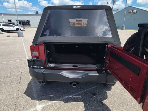 Used 2012 Jeep Wrangler Unlimited Sport AWD/4WD image 15