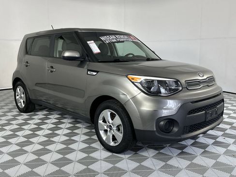 Used 2019 Kia Soul FWD image 2