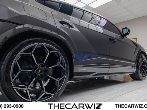 Used 2023 Lamborghini Urus Performante AWD/4WD image 36