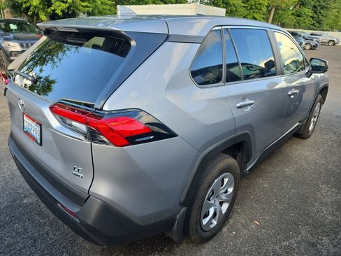 Used 2025 Toyota RAV4 LE AWD/4WD image 4