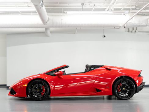 Used 2017 Lamborghini Huracan LP 610-4 AWD/4WD image 6