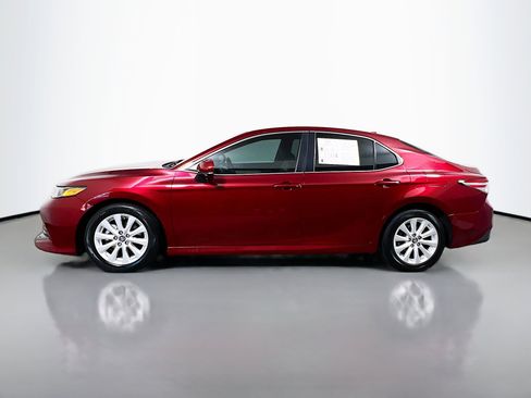 Used 2020 Toyota Camry LE image 9