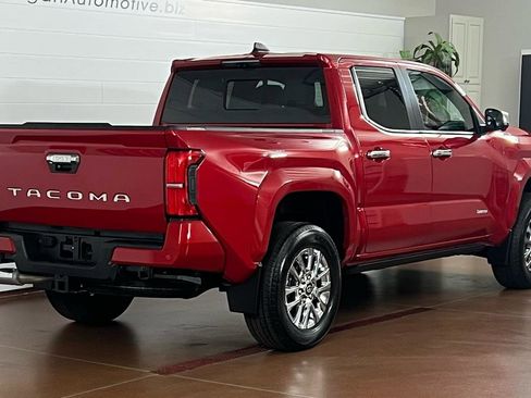 Used 2024 Toyota Tacoma Limited w/ Limited Package (LT) image 3
