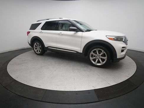 Used 2020 Ford Explorer Platinum w/ Premium Technology Package AWD/4WD image 37