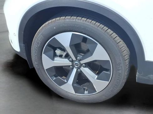 Used 2026 Volvo XC40 B5 Plus AWD/4WD image 15