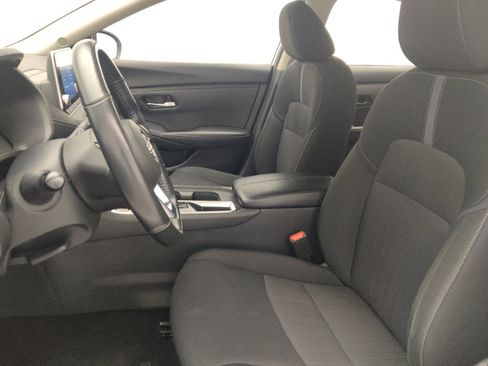 Used 2025 Nissan Sentra SV w/ All-Weather Package FWD image 17