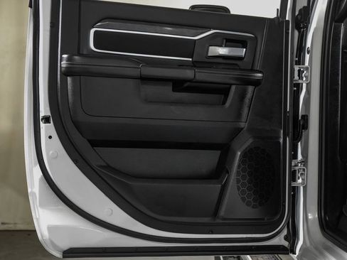 Used 2024 RAM 3500 Big Horn image 36