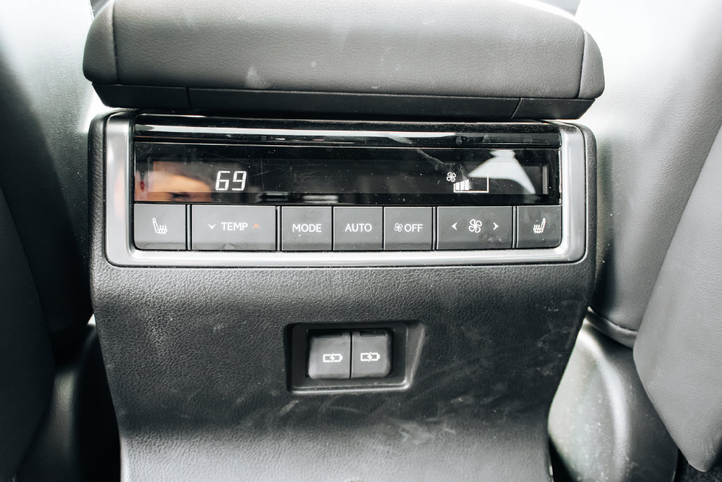 Used 2024 Lexus GX 550 w/ Accessory Package (Z1) AWD/4WD image 29