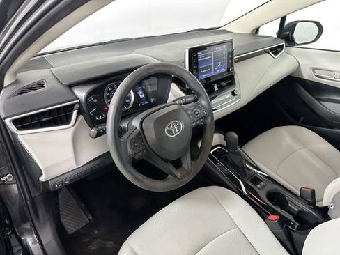 Used 2021 Toyota Corolla LE FWD image 17