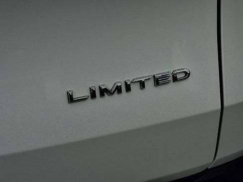 Used 2024 Toyota Grand Highlander AWD image 30