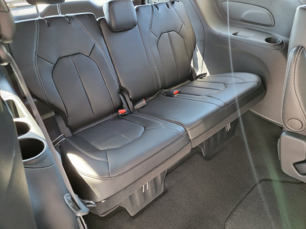 New 2026 Chrysler Pacifica Select FWD image 15