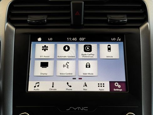 Used 2019 Ford Fusion SE FWD image 37