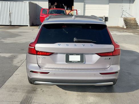 Certified 2026 Volvo V60 B5 Cross Country Ultra image 10
